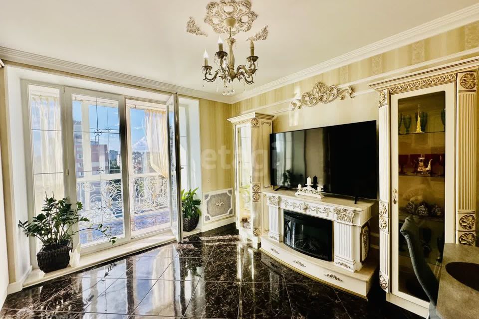 Продаётся 5-комнатная квартира, 160 м²