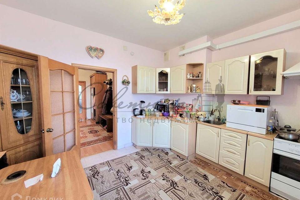 Продаётся 3-комнатная квартира, 100 м²