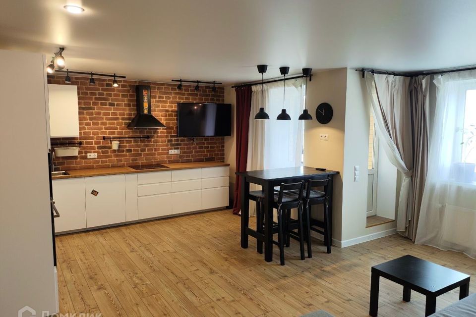 Продаётся 3-комнатная квартира, 82.7 м²