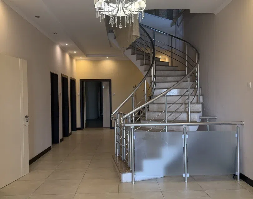 Продаётся 2-этажный дом, 670 м²