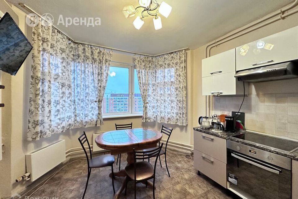 Сдаётся 2-комнатная квартира, 61 м²