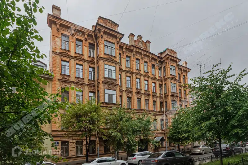 Продаётся 9-комнатная квартира, 221.4 м²