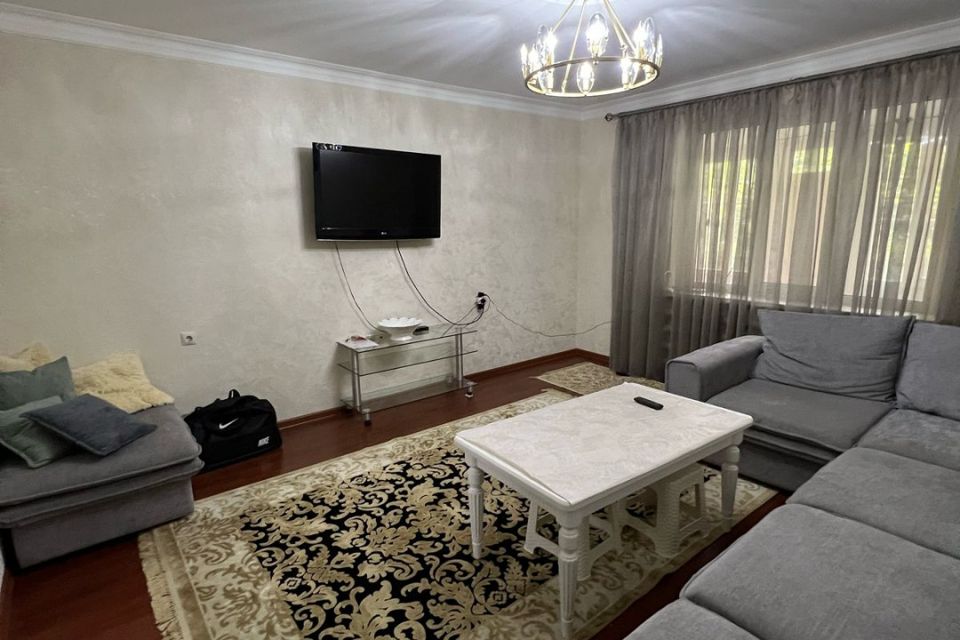 Продаётся 3-комнатная квартира, 100 м²