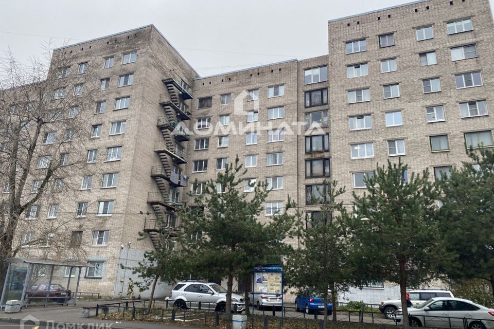 Продаётся комната в 8-комн. квартире, 17.8 м²