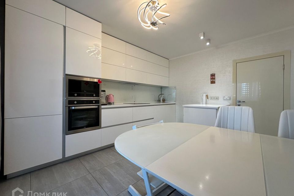 Продаётся 2-комнатная квартира, 67.6 м²