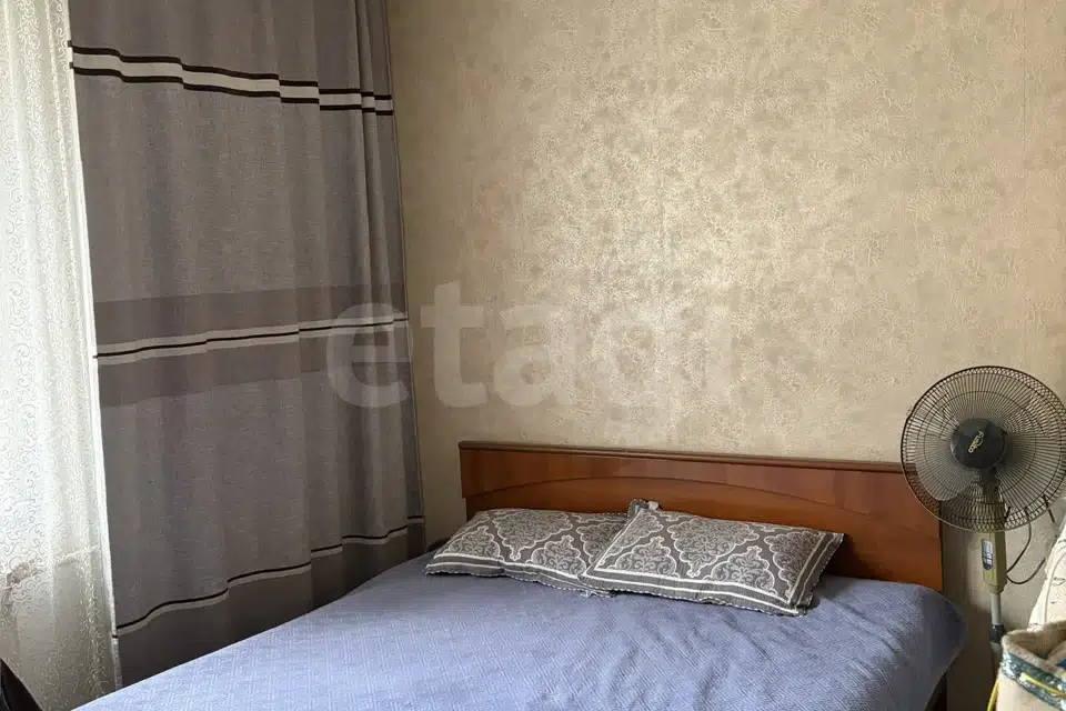 Продаётся 4-комнатная квартира, 70.6 м²