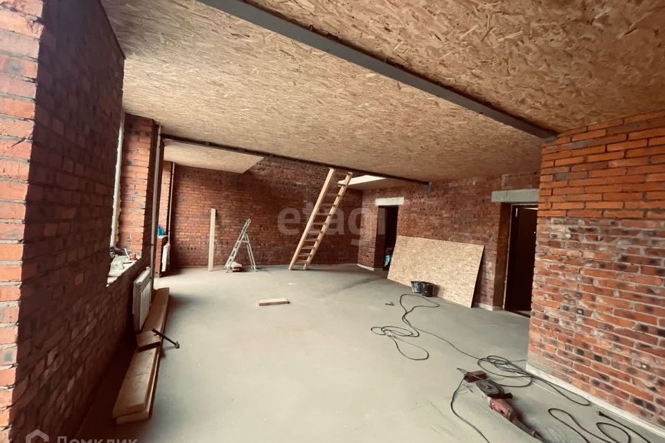 Сдаётся 2-комнатная квартира, 64.8 м²