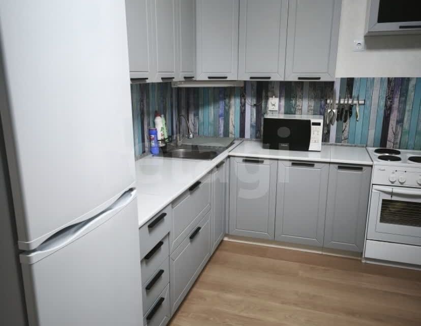 Сдаётся 3-комнатная квартира, 75.9 м²