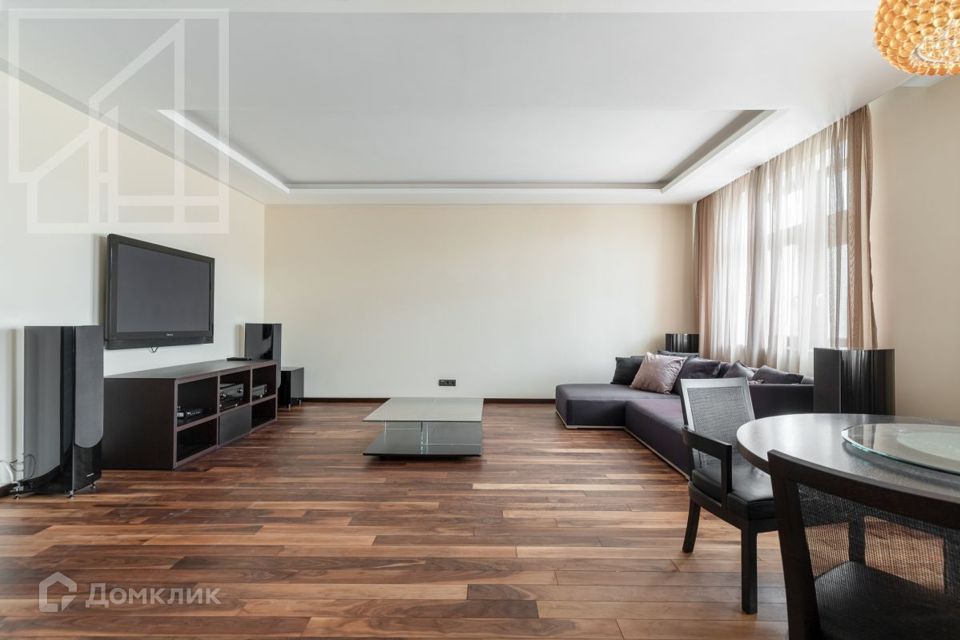 Сдаётся 3-комнатная квартира, 145 м²