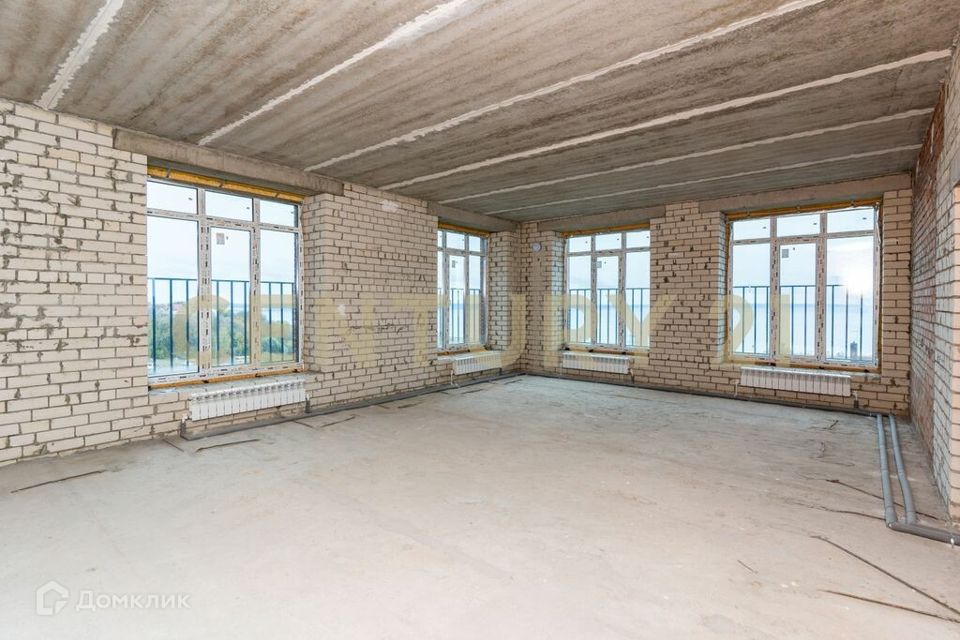 Продаётся 3-комнатная квартира, 102 м²