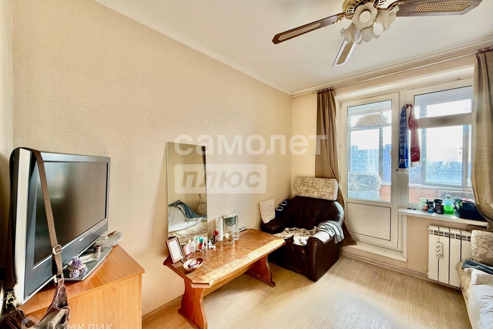 Продаётся 4-комнатная квартира, 65 м²