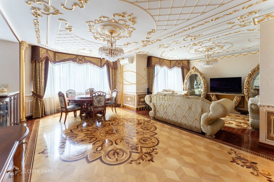 Продаётся 4-комнатная квартира, 169.9 м²