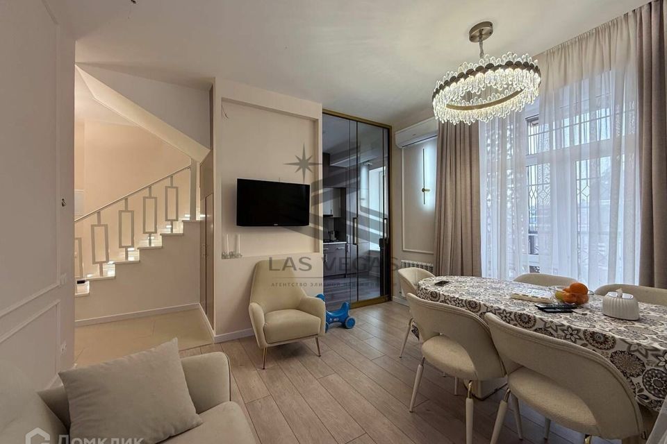 Сдаётся 3-комнатная квартира, 125 м²