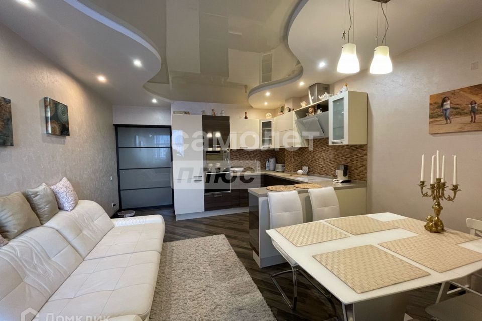 Продаётся 3-комнатная квартира, 90 м²