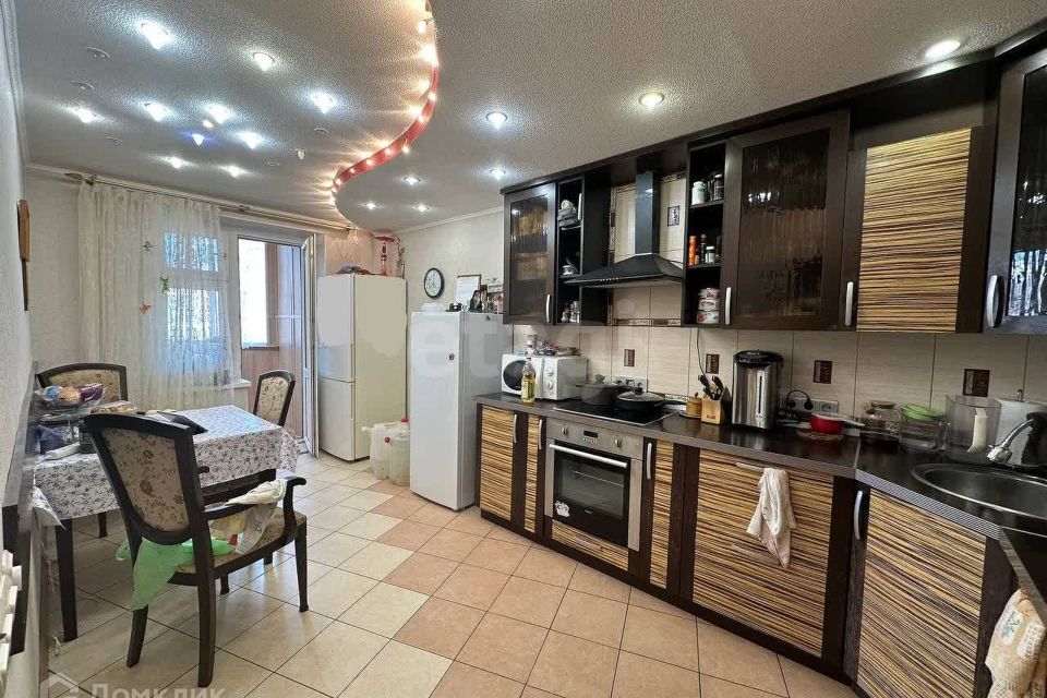 Продаётся 4-комнатная квартира, 108 м²