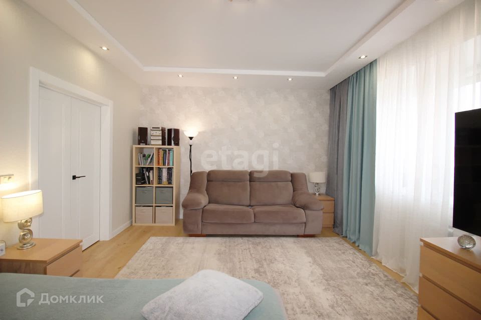 Продаётся 2-комнатная квартира, 71.8 м²