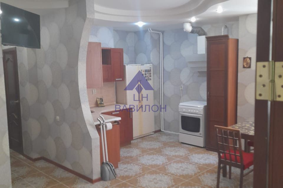 Сдаётся 2-комнатная квартира, 76 м²