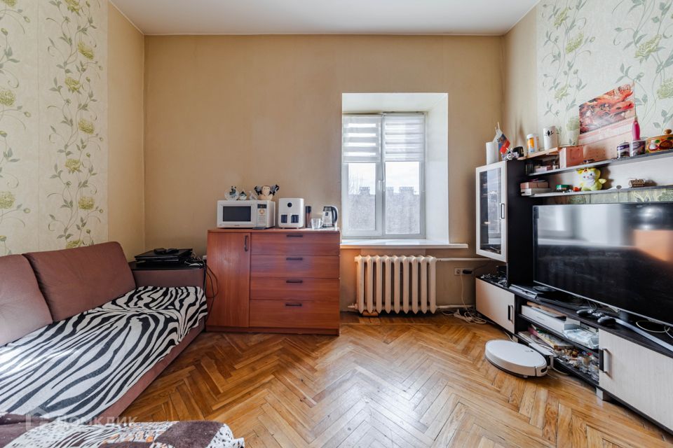 Продаётся комната в 6-комн. квартире, 15 м²