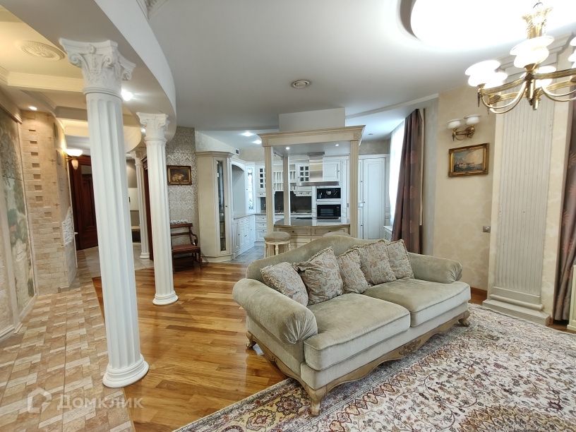 Продаётся 3-комнатная квартира, 153 м²