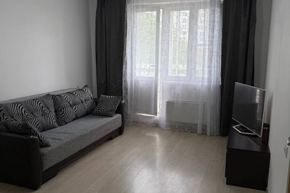 Продаётся 1-комнатная квартира, 37.6 м²