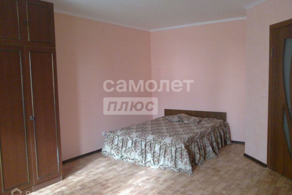 Продаётся 1-комнатная квартира, 42 м²