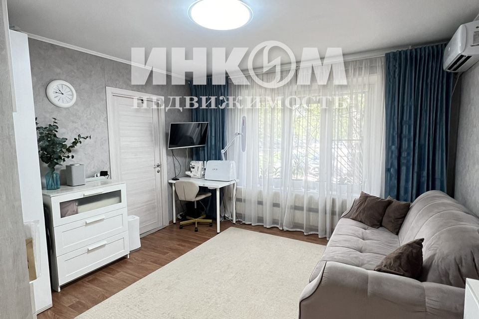 Продаётся 3-комнатная квартира, 51.2 м²