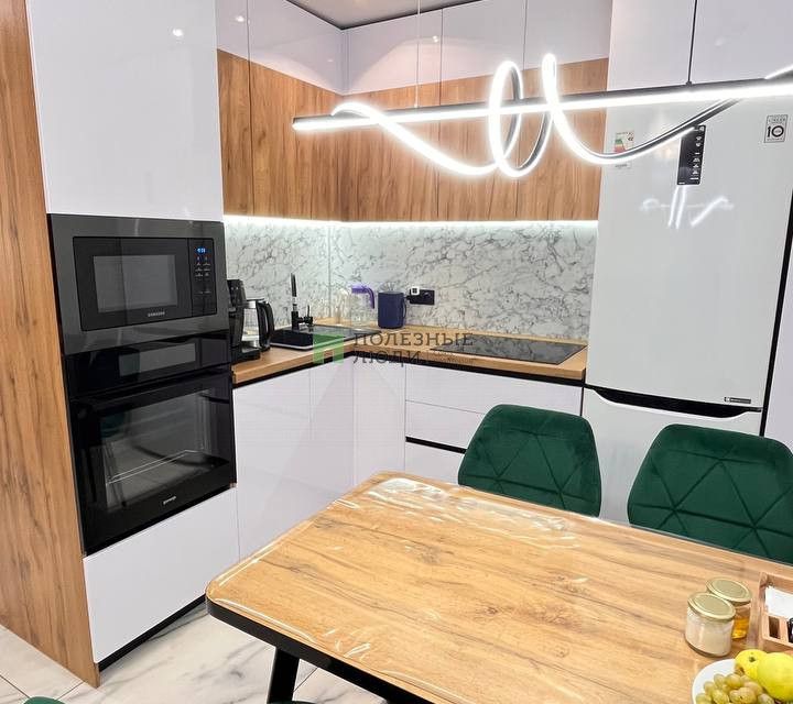 Продаётся 4-комнатная квартира, 68.6 м²