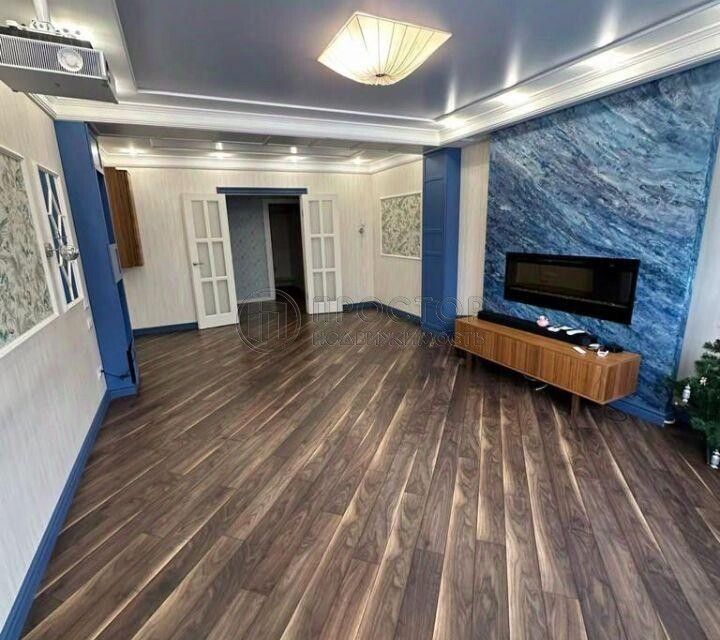 Продаётся 4-комнатная квартира, 108.3 м²