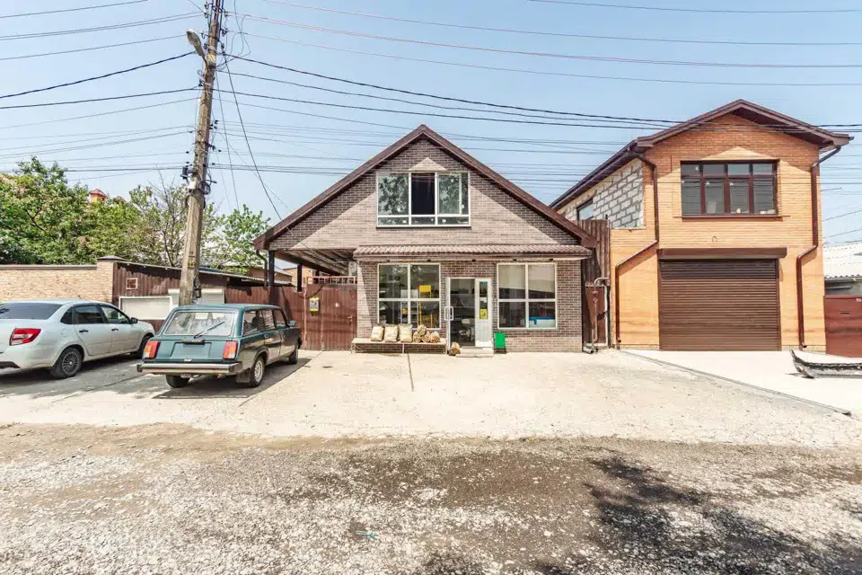 Продаётся 2-этажный дом, 430 м²