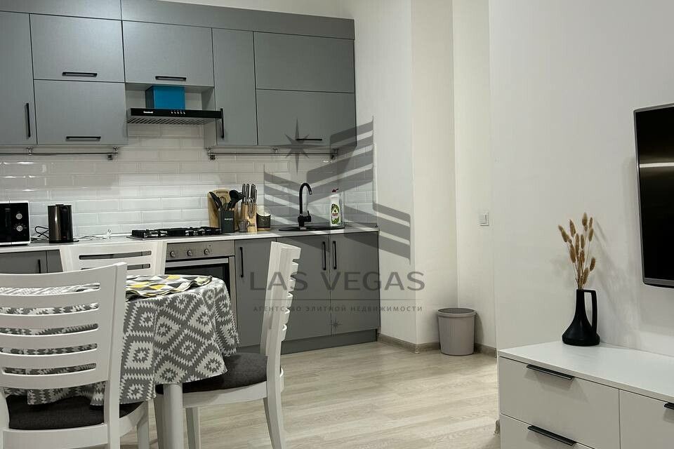 Сдаётся 3-комнатная квартира, 82 м²