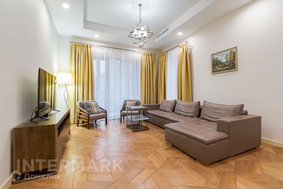 Сдаётся 4-комнатная квартира, 160 м²