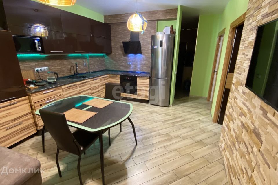 Сдаётся 2-комнатная квартира, 68 м²