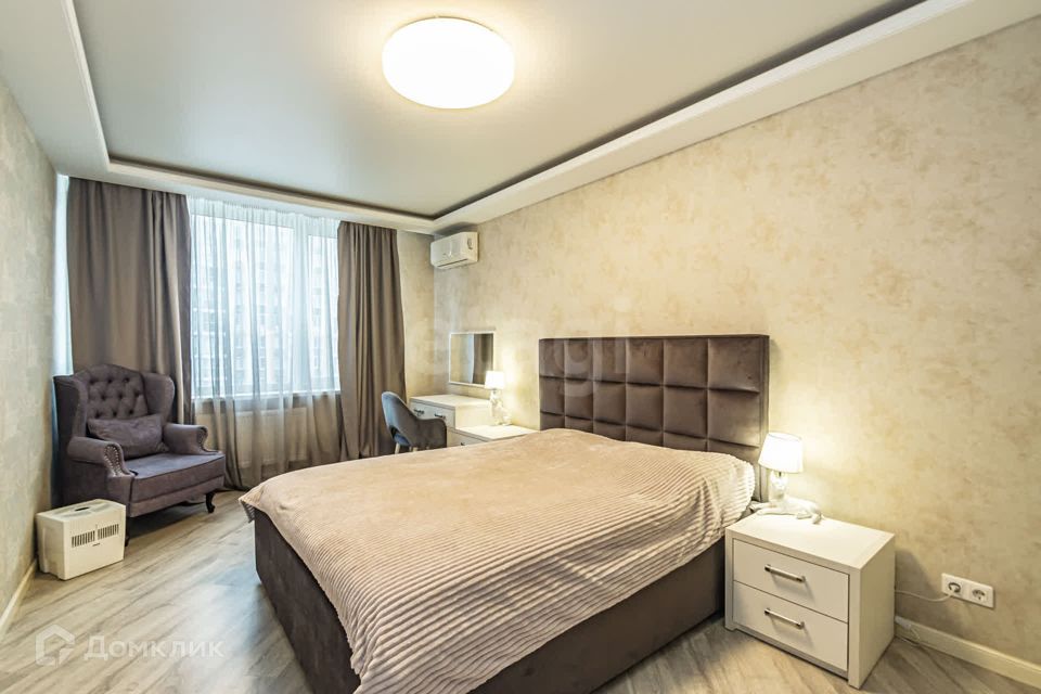 Продаётся 1-комнатная квартира, 42 м²