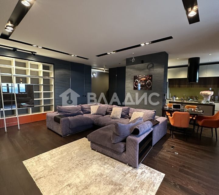 Продаётся 3-комнатная квартира, 116 м²