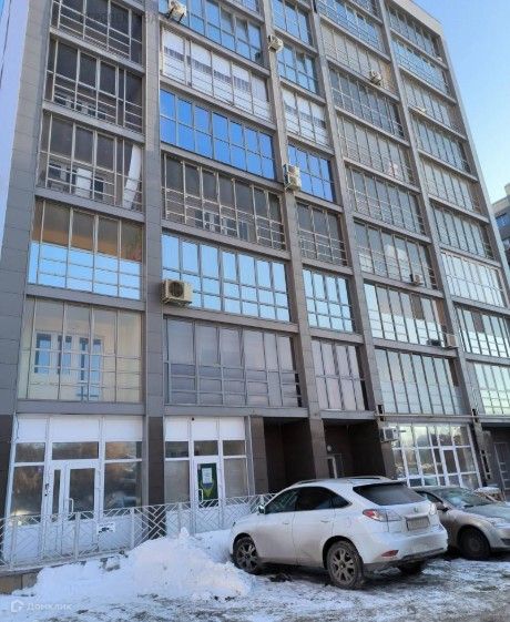 Продаётся 4-комнатная квартира, 143.8 м²