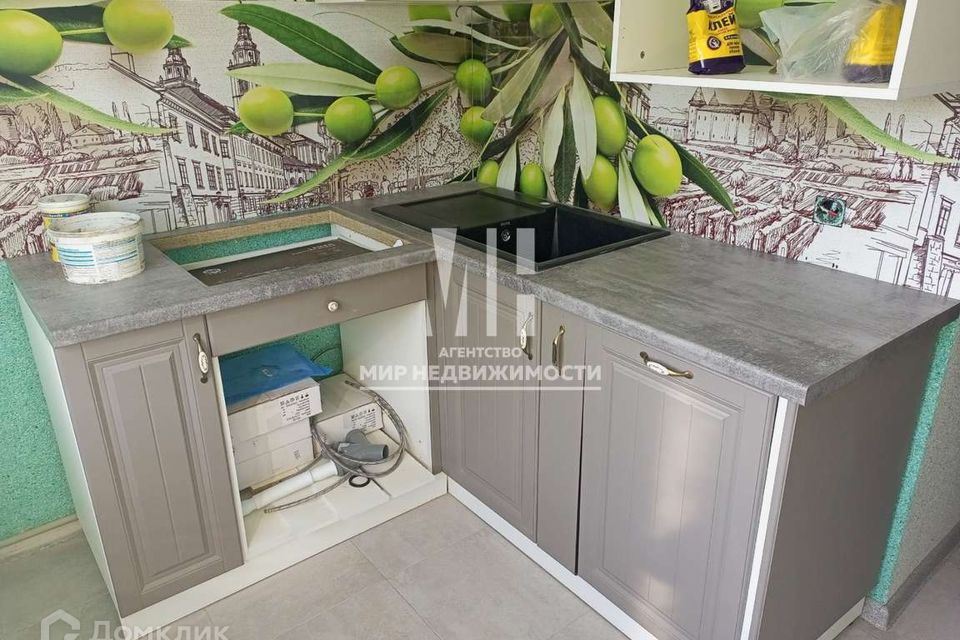 Продаётся 3-комнатная квартира, 51.9 м²