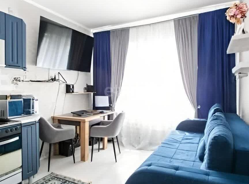 Продаётся 1-комнатная квартира, 42 м²