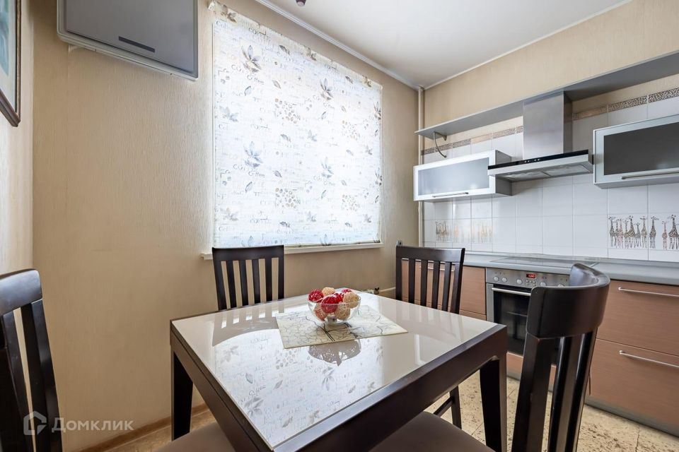 Сдаётся 2-комнатная квартира, 56.5 м²