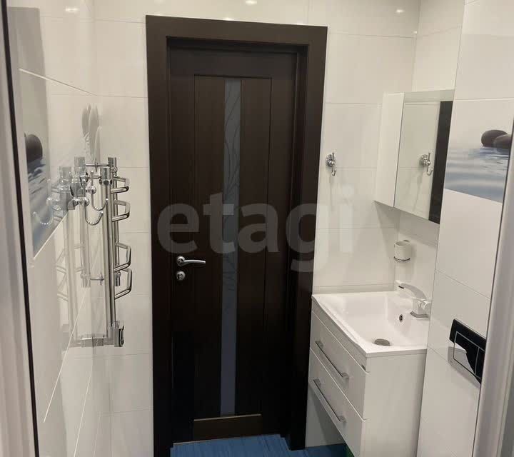 Продаётся 4-комнатная квартира, 105 м²