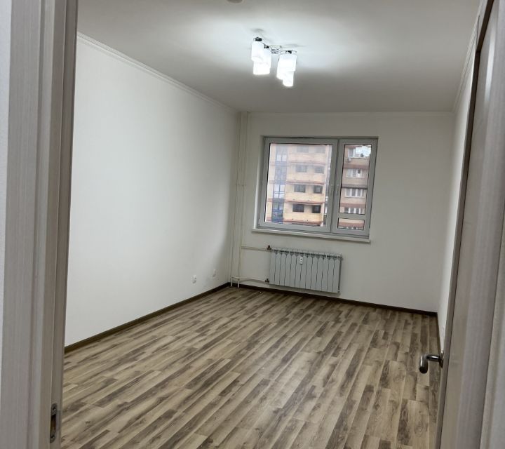 Продаётся 1-комнатная квартира, 42 м²