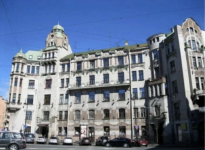 Продаётся 5-комнатная квартира, 141 м²