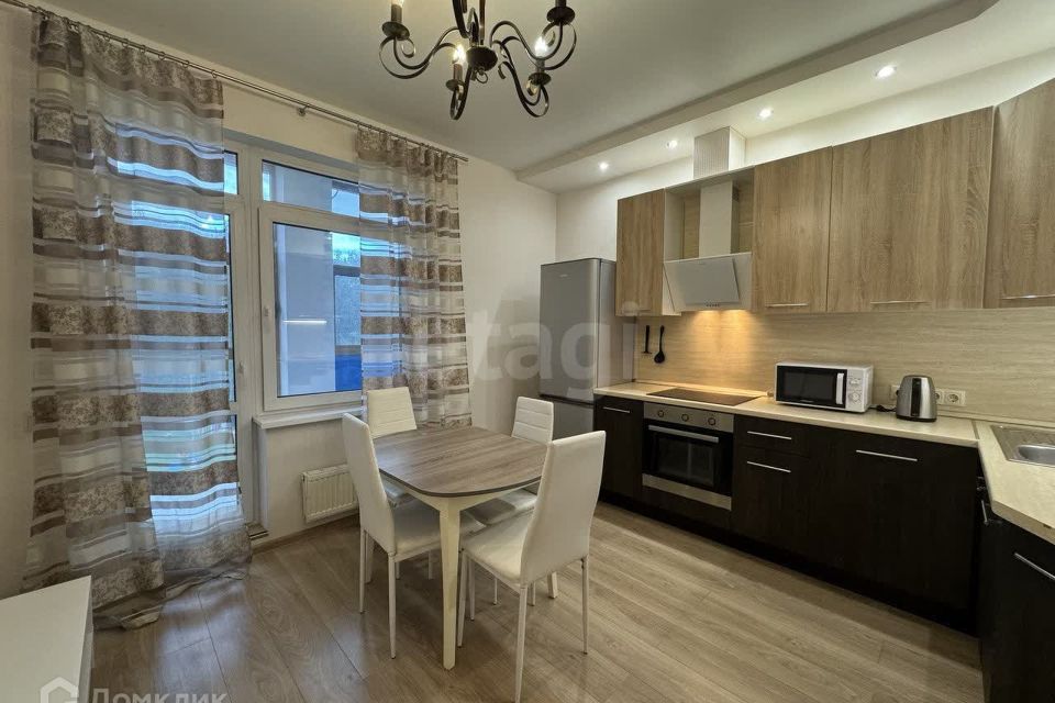 Продаётся 1-комнатная квартира, 43.3 м²