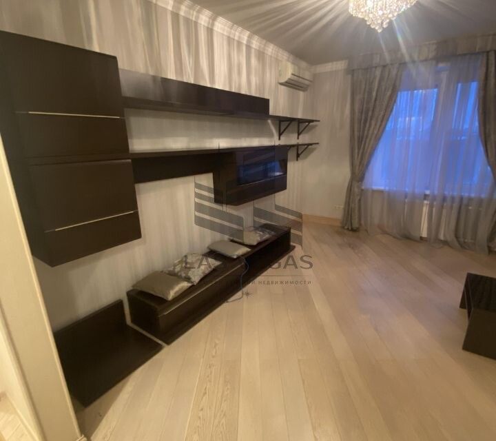 Сдаётся 2-комнатная квартира, 57 м²