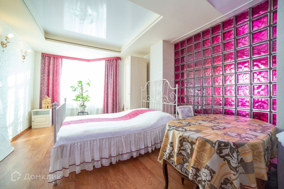 Продаётся 2-комнатная квартира, 65.7 м²