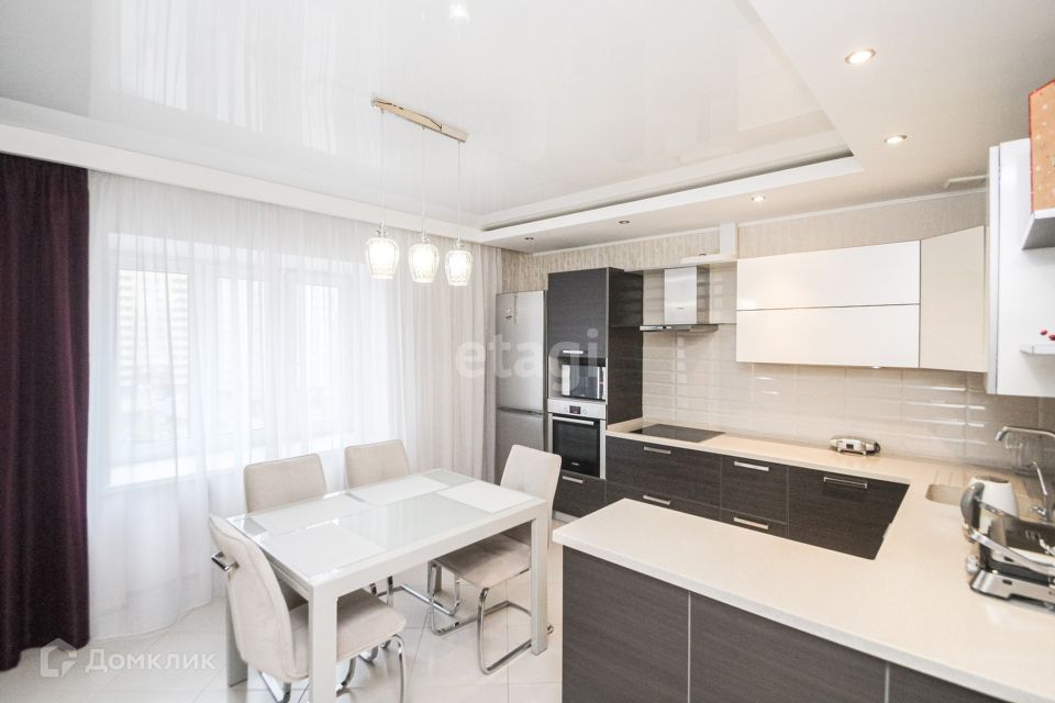 Продаётся 3-комнатная квартира, 101.3 м²