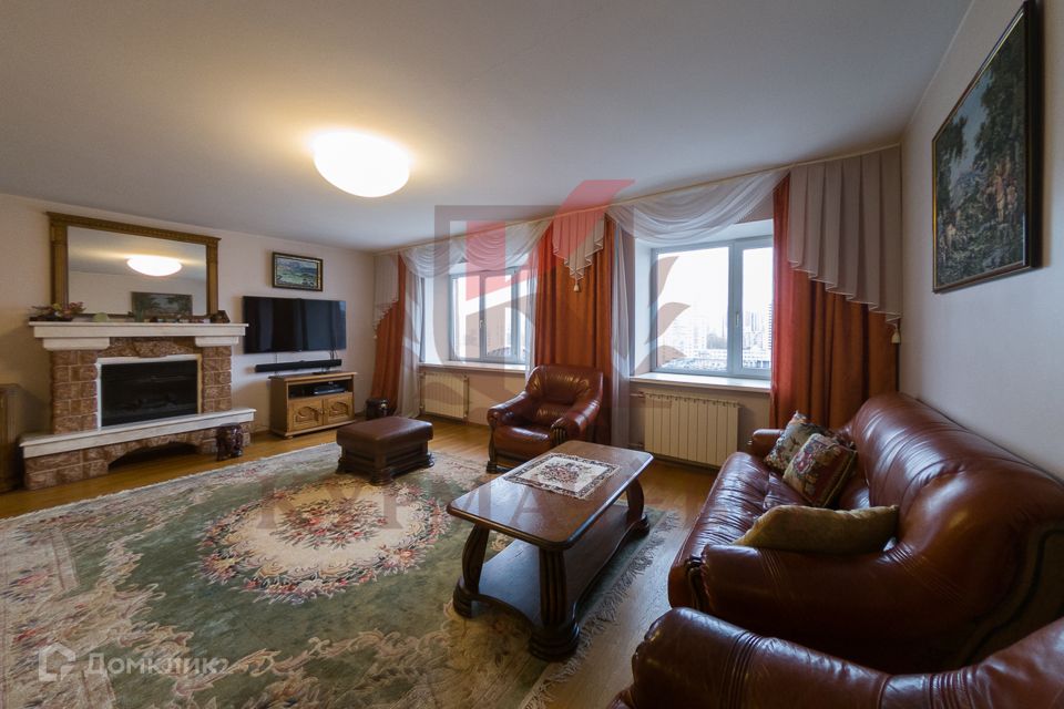 Сдаётся 3-комнатная квартира, 122.5 м²