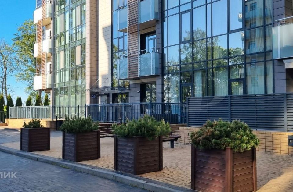Продаётся 1-комнатная квартира, 61 м²