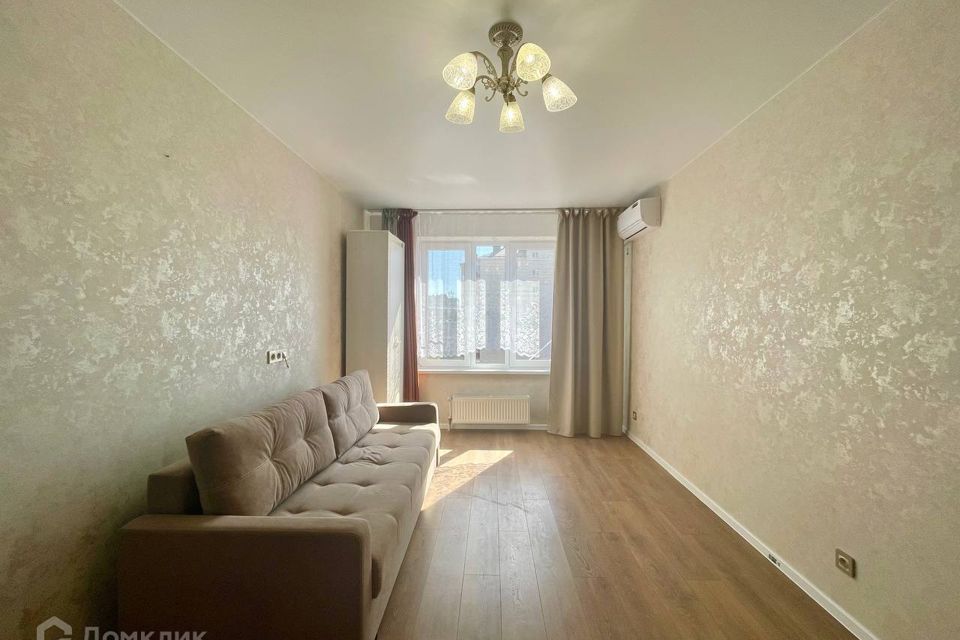 Продаётся 1-комнатная квартира, 38 м²