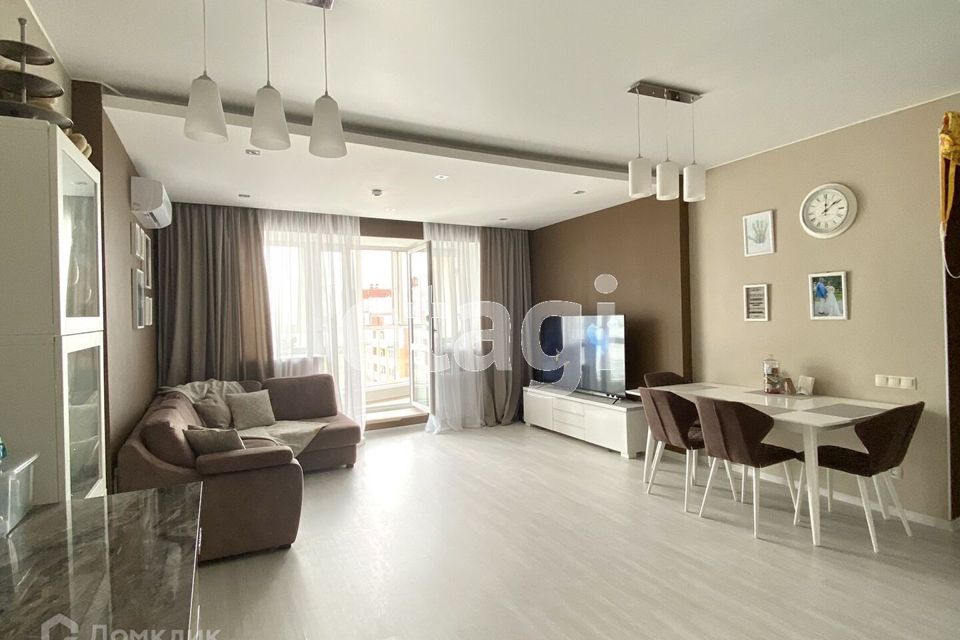 Продаётся 3-комнатная квартира, 93 м²