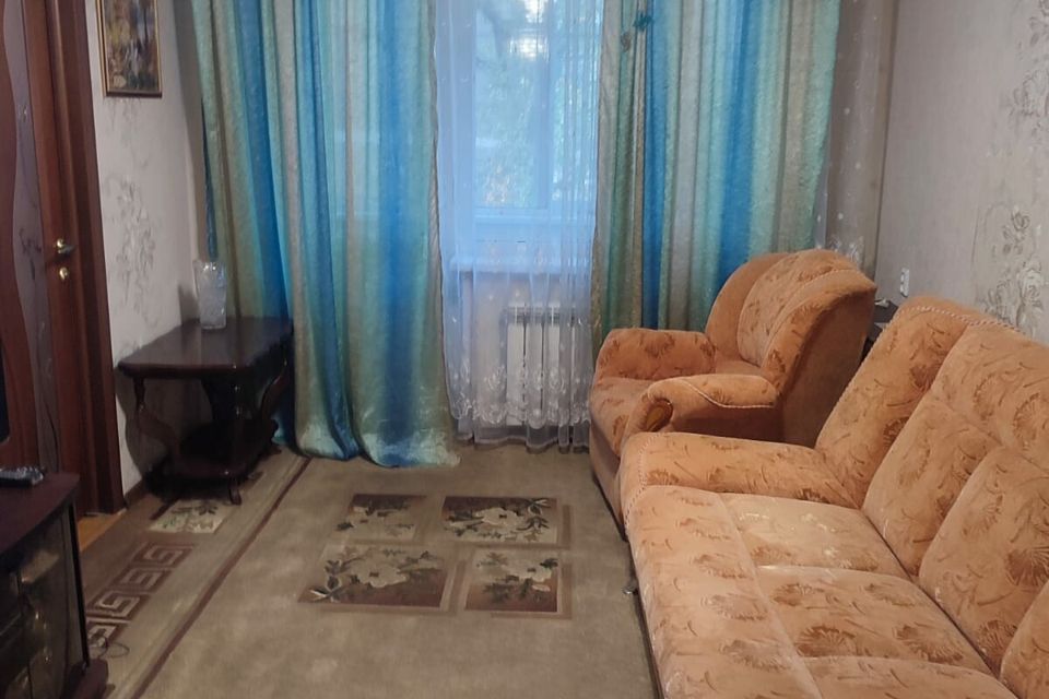 Продаётся 3-комнатная квартира, 48.5 м²